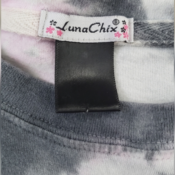 Gray and Black Long Sleeve Tie-Dye Tee with Crew Neck - Picture 2 of 6